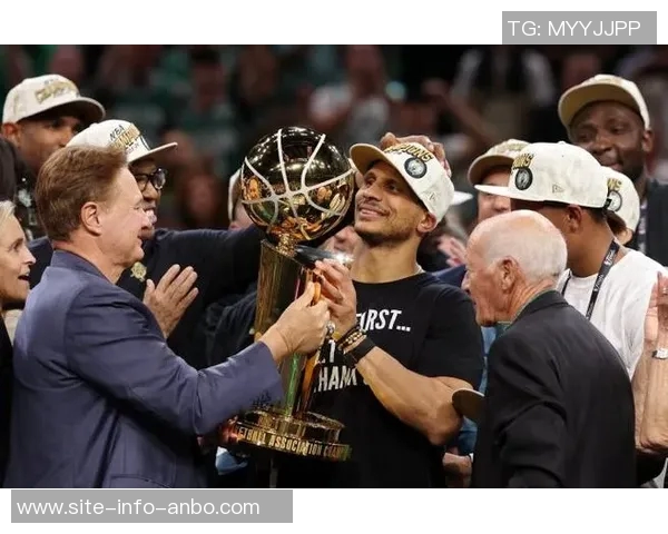 马祖拉称赞怀特关键表现期待他在比赛中继续带领球队取胜