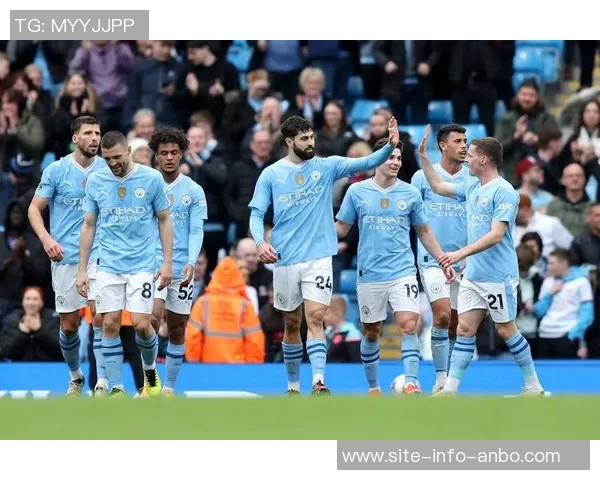 英超争冠白热化曼城曼联仅差3分枪手领跑群雄逐鹿局面引人关注