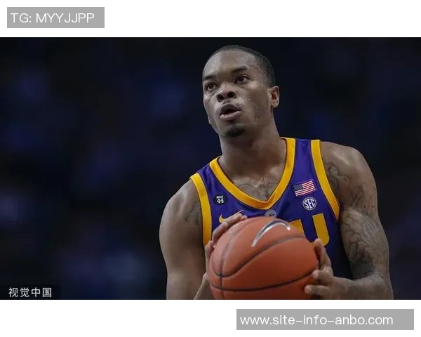 雄鹿因科斯塔斯无法签双向合同选择签下老五增强阵容深度