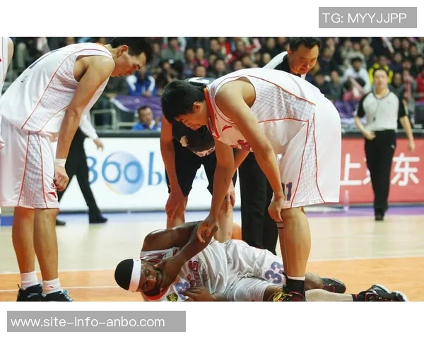 马威直言雷霆冲击篮筐时常受益于裁判判罚的偏袒行为 马威直言雷霆冲击篮筐时常受益于裁判判罚的偏袒行为